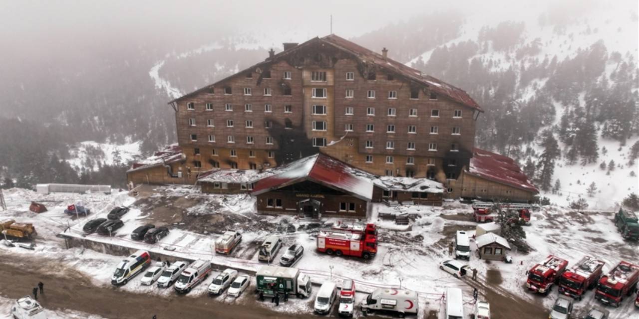 Sağlık Bakanlığı: Yangında yaralanan 4 yaralının tedavisi devam ediyor