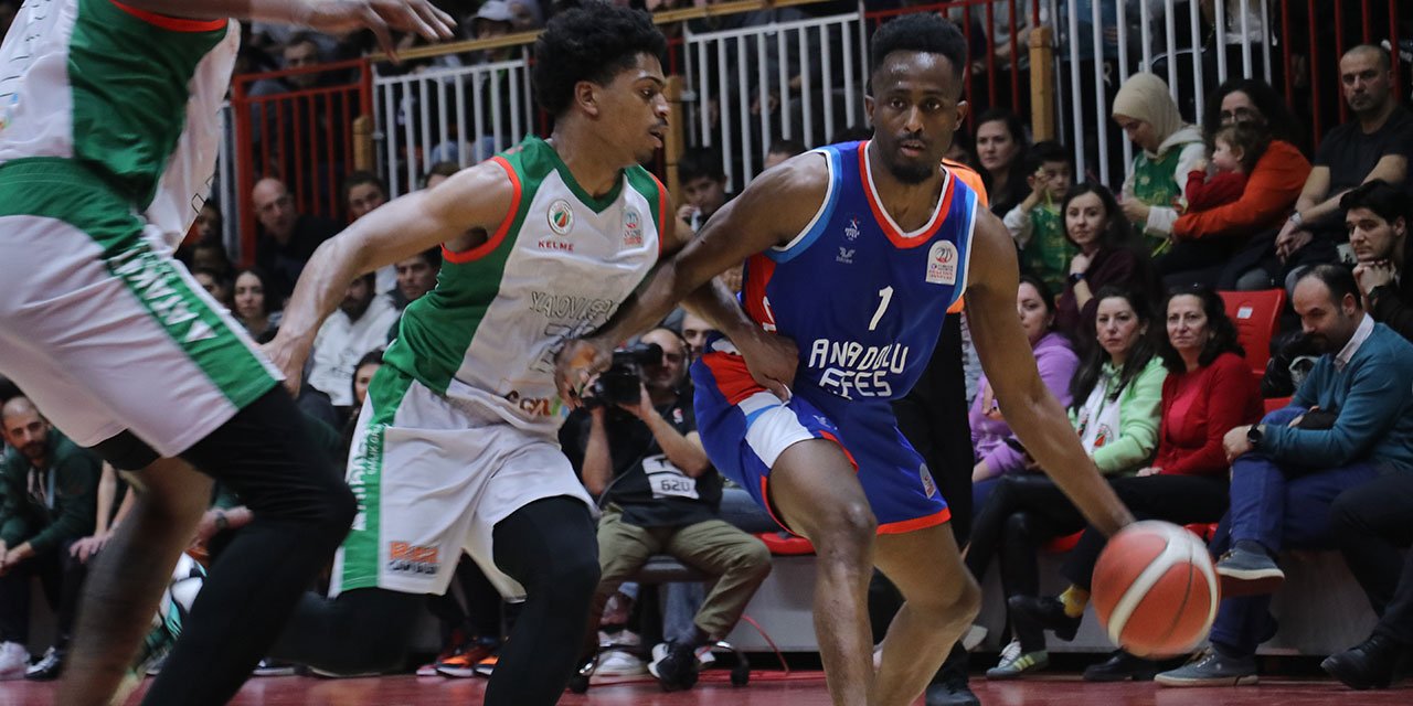 193 sayılık maçı Anadolu Efes kazandı