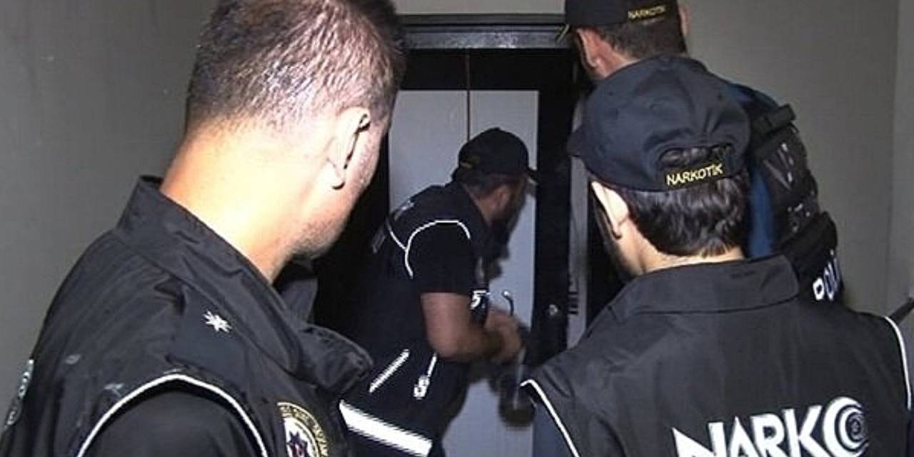 İzmir'de operasyon: Tutuklamalar var