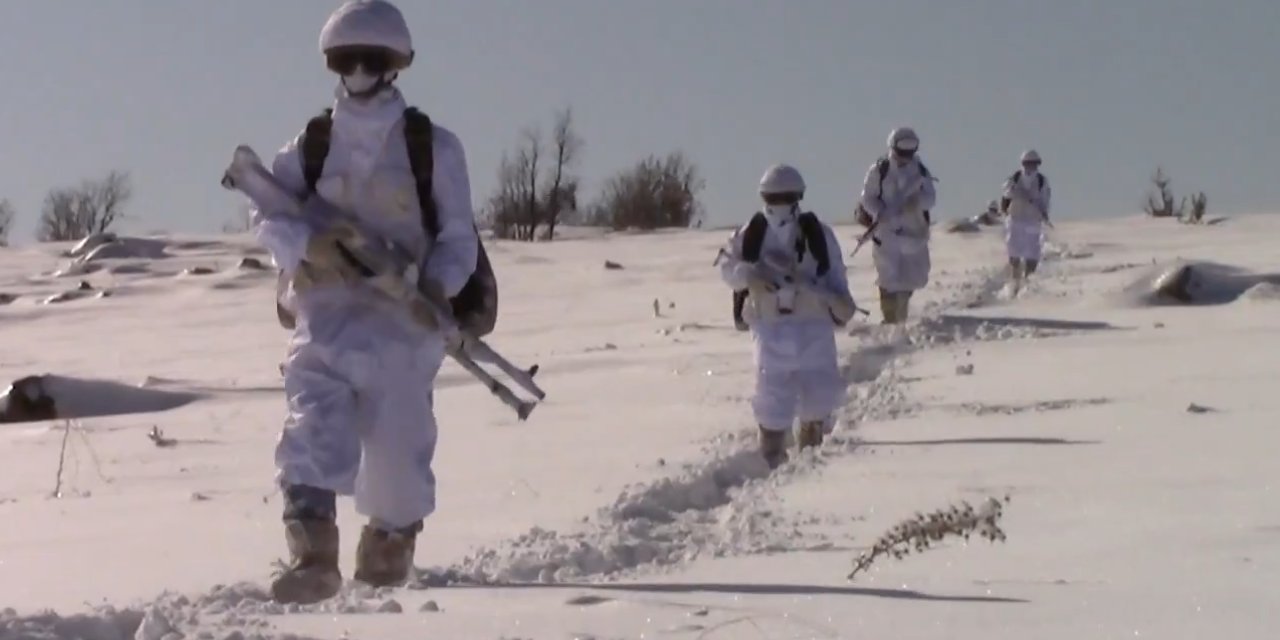 PKK'lıların sakladığı silahlar imha edildi