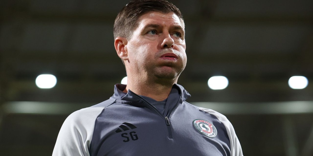 Steven Gerrard dayanamadı