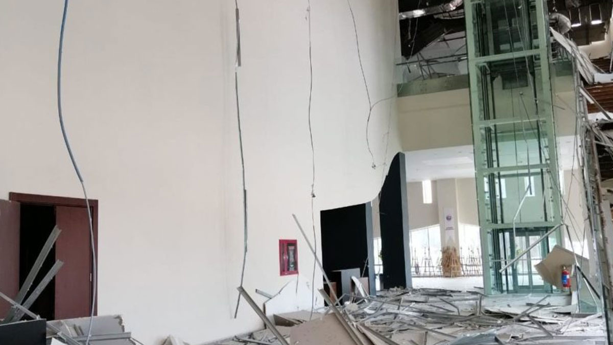 Gaziantep'te bir kültür merkezinin tavanı çöktü