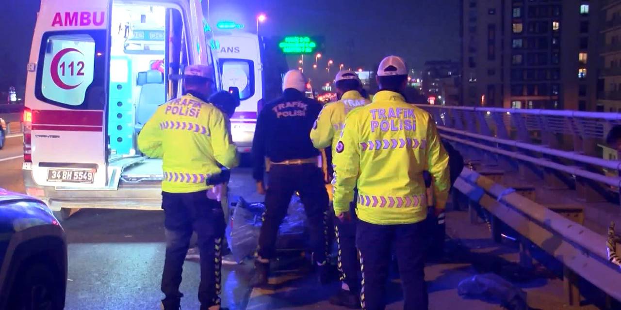 İstanbul'da bariyerlere çapan motosiklet sürücüsü hayatını kaybetti