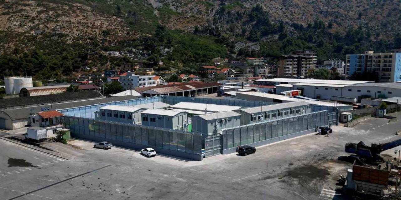 İtalya'nın Arnavutluk'ta tuttuğu göçmenler geri getirilecek