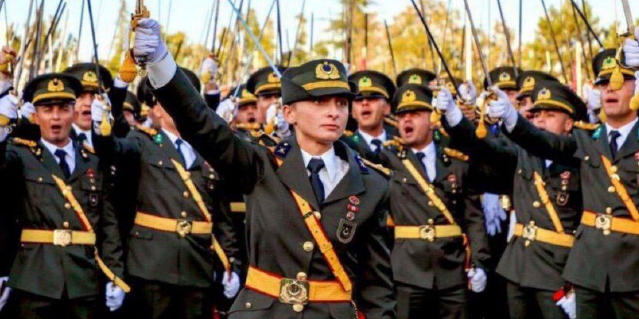 CHP’li başkandan ihraç edilen teğmenlere davet: Onlarla çalışmaktan onur duyarım