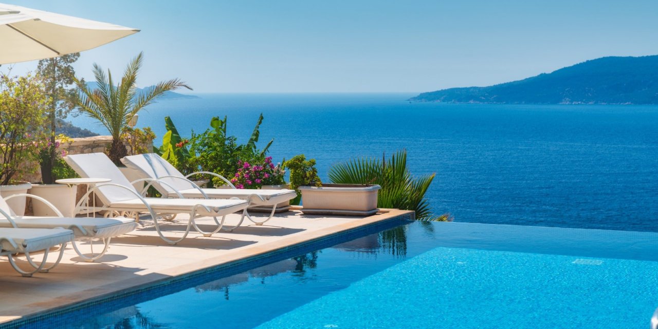 Oteller için yazı üstüne yazı gitmiş