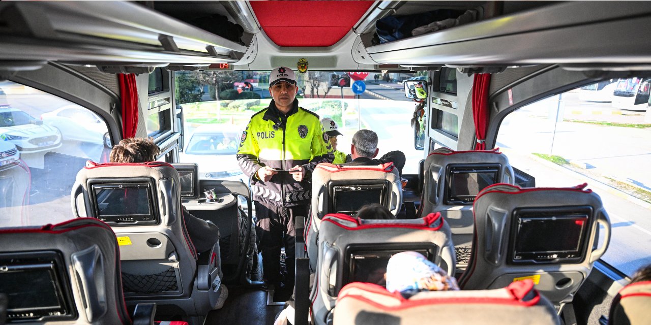 Yolcu otobüsündekiler de şaşırdı! Bir anda oldu