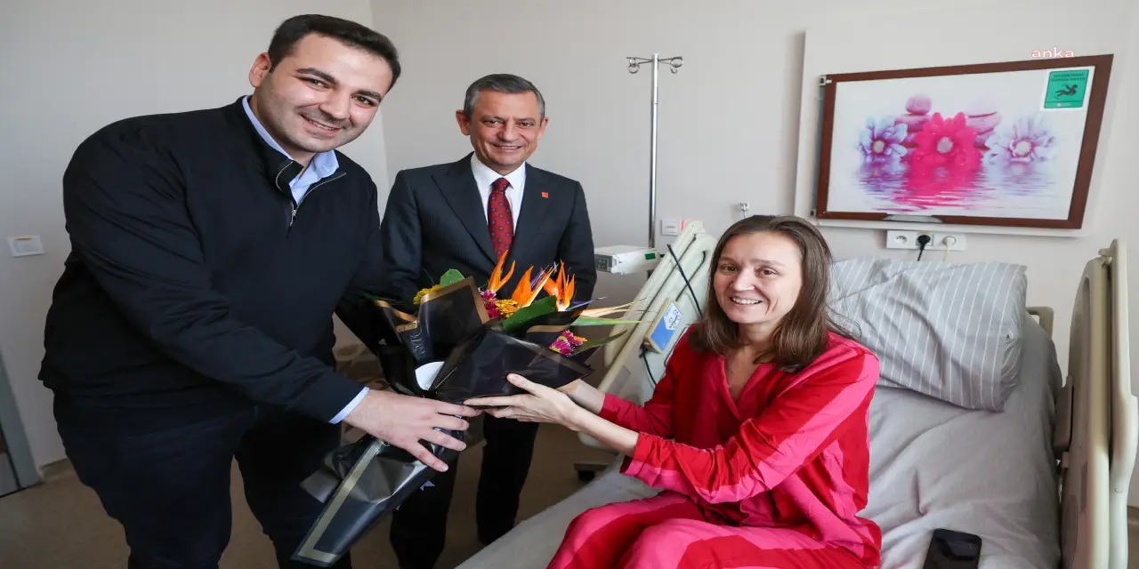 Özel, hastanede tedavisi süren Belediye Başkanı'nı ziyaret etti