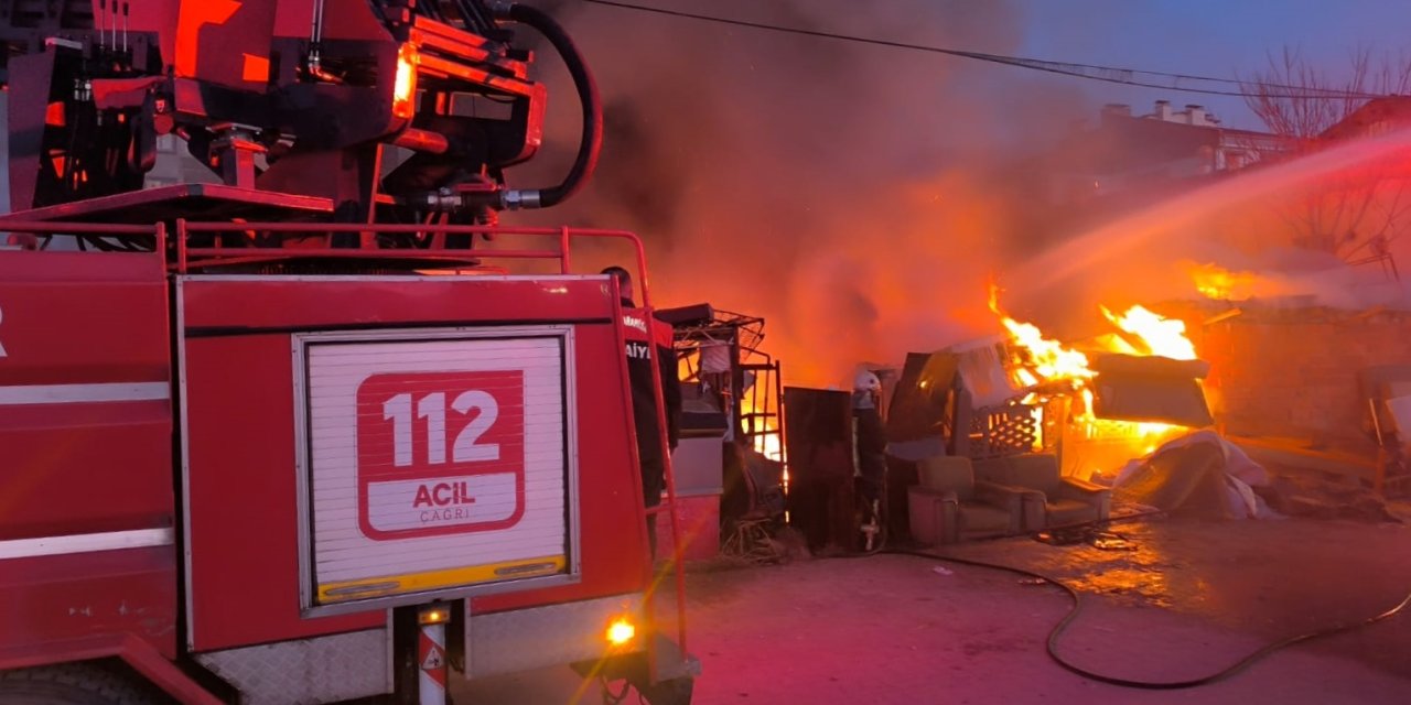 İkinci el dükkanında yangın çıktı