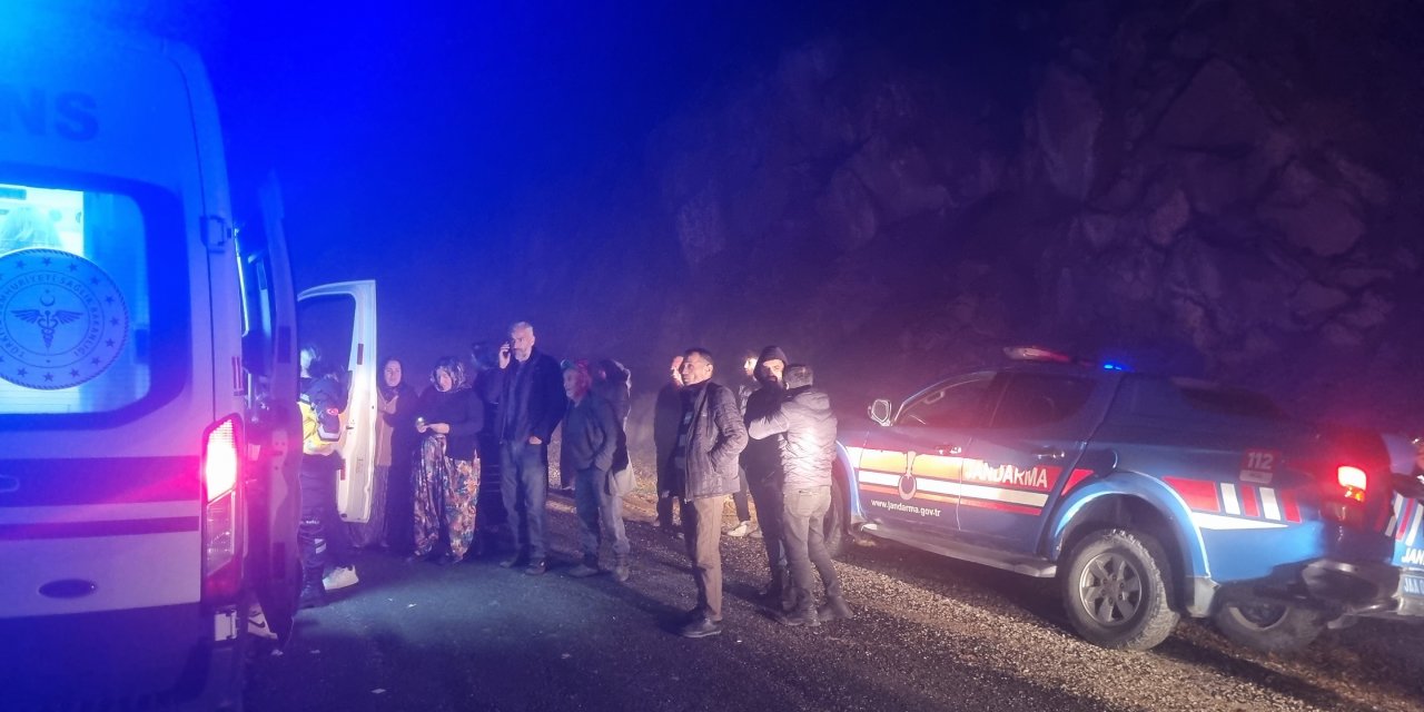 Düzce'de şarampole devrilen araçtaki 5 kişi yaralandı