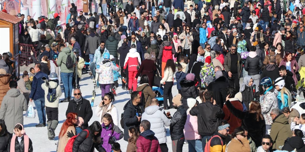 20 yıl sonra bir ilk yaşandı: 1 milyon kişi koşa koşa gitti