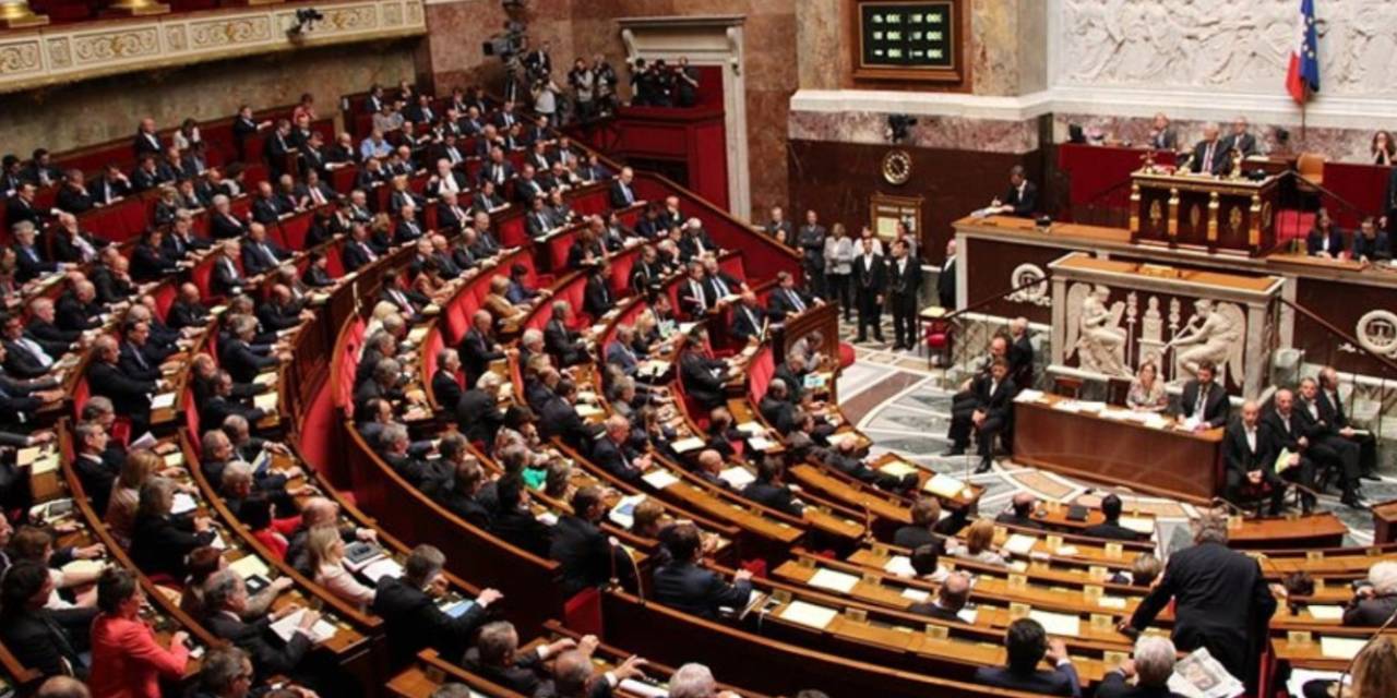 Fransa, 2025 bütçesini oylamaya sunmayacak
