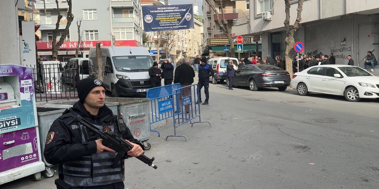 Danıştay kararıyla kapatılan semt pazarında bariyerli önlem