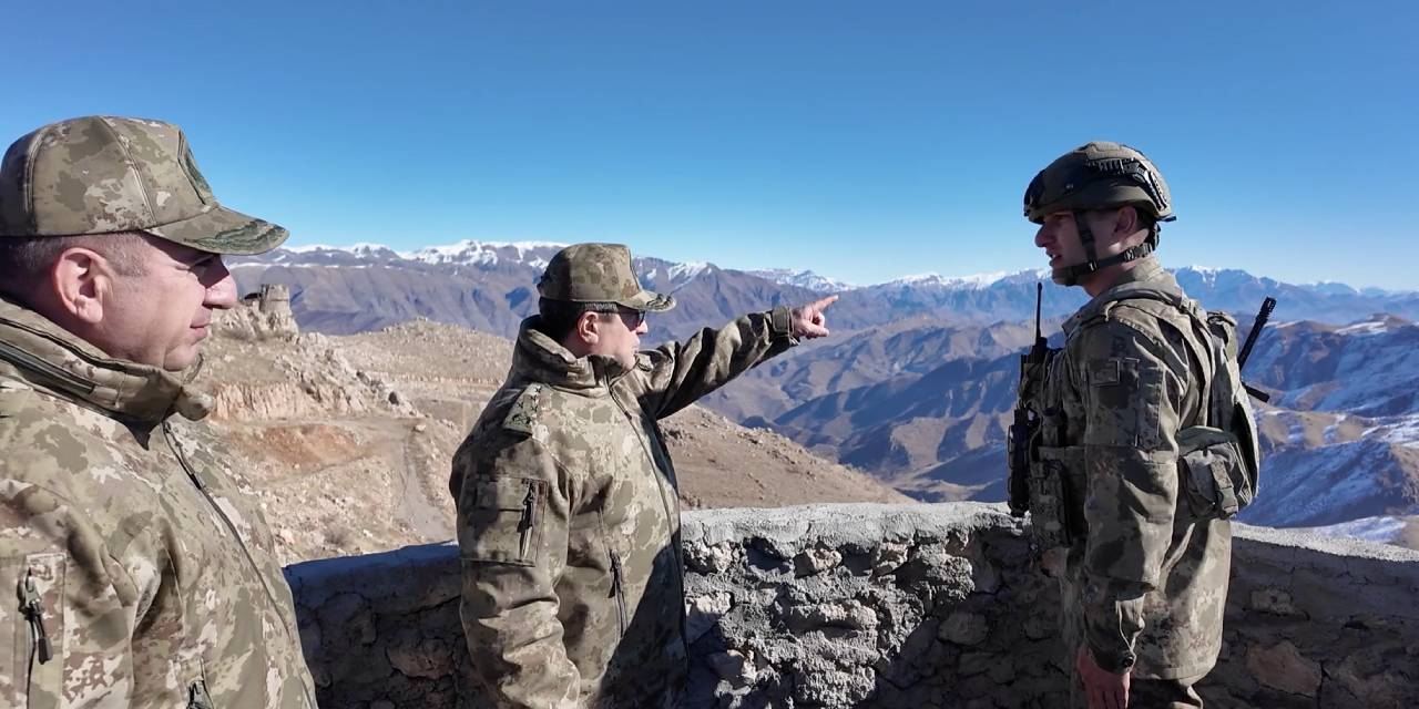 Orgeneral Bayraktaroğlu Pençe harekat bölgesinde