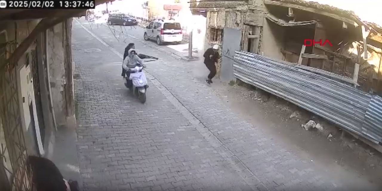 Motosiklet üzerinde pompalı tüfekle ateş etti: O anlar kamerada