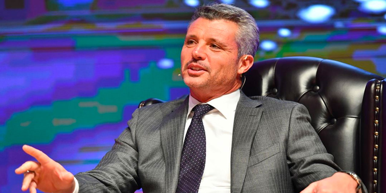 Sadettin Saran ev arkadaşıyla poz verdi: "Evde biz bize" diyerek paylaştı