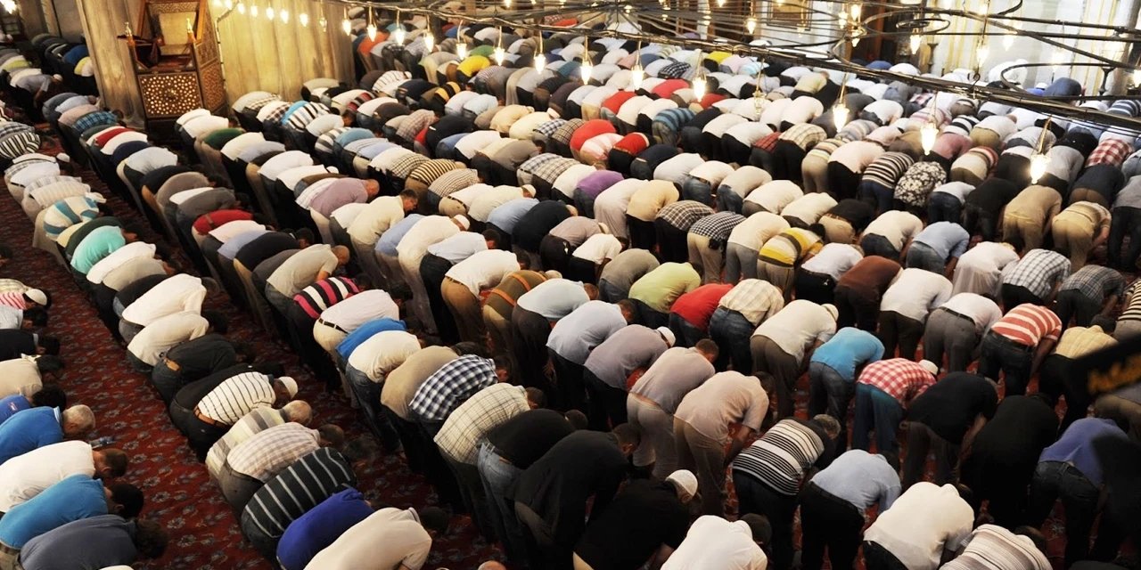 IŞİD'liler Türkiye'de 'Alternatif Cuma namazı' düzenliyor