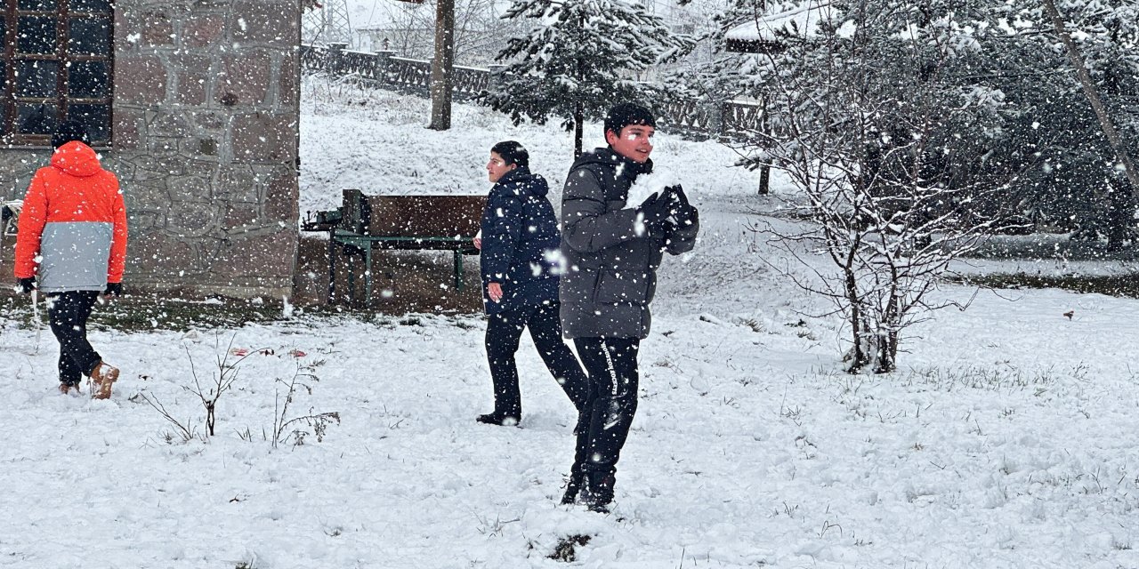 Ve kar başladı: Her yer bembeyaz oldu