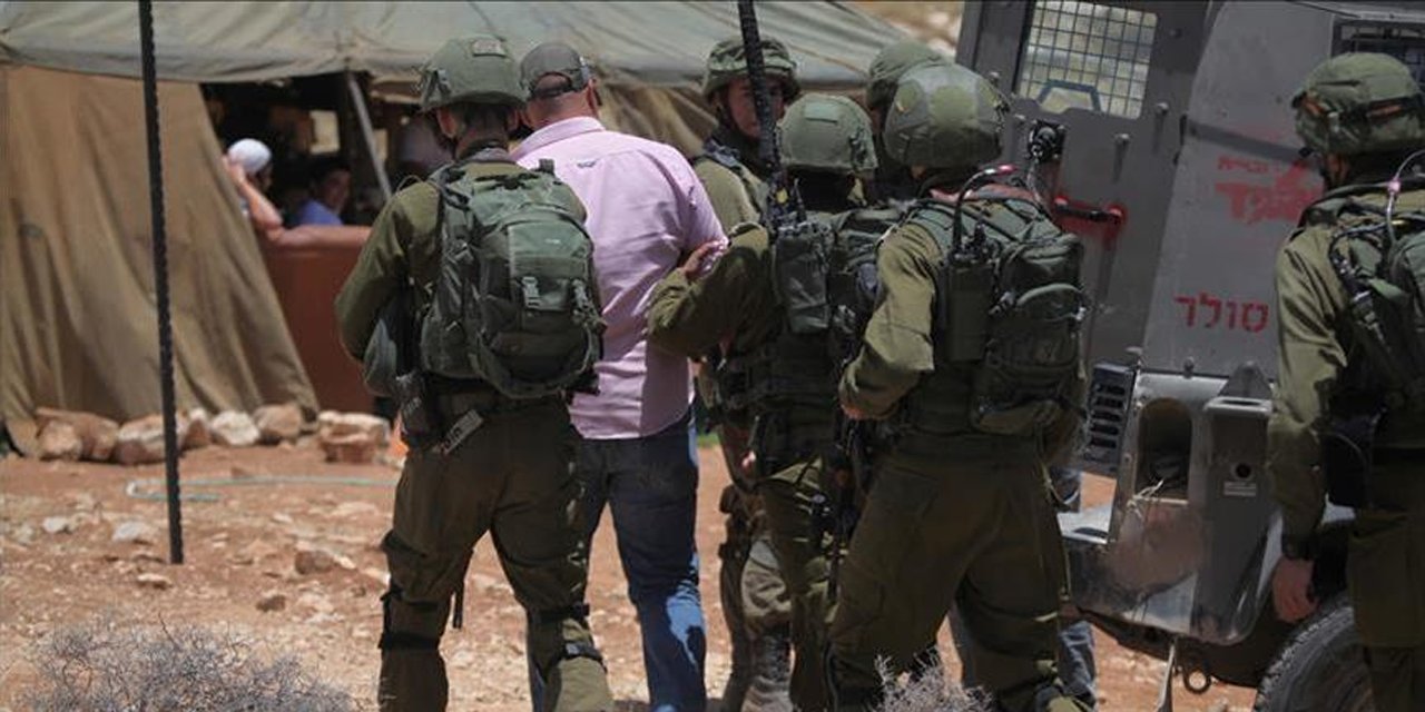 İsrail ordusu 14 Filistinliyi gözaltına aldı