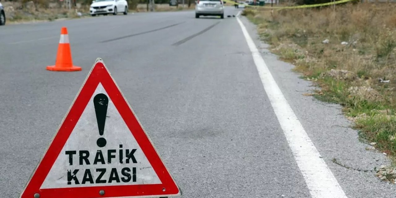 Samsun'da tıra çarpan araçtaki anne ve kızı öldü, baba ve oğlu yaralandı