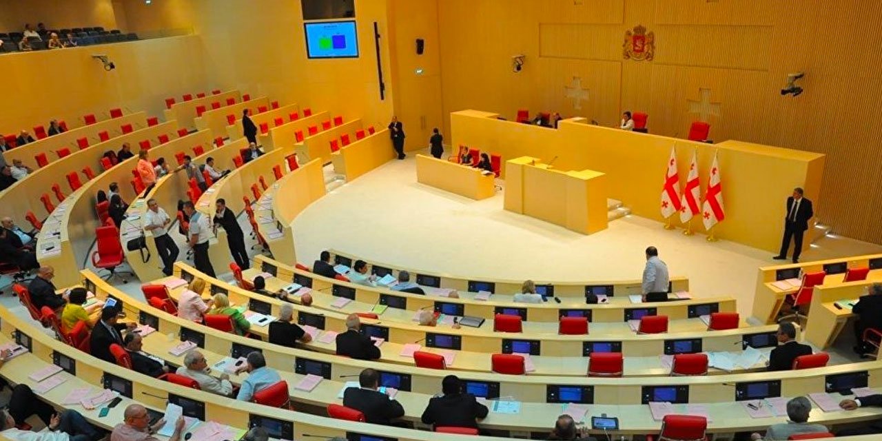 Meclise gitmeyen isimlerin milletvekilliği düşürüldü