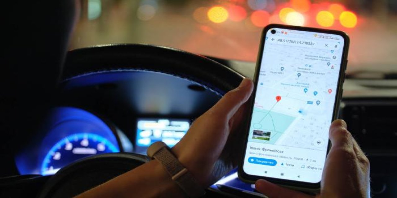 Google Haritalar'daki büyük değişiklik : Yardımcı bir elle gezinmek daha kolay olacak