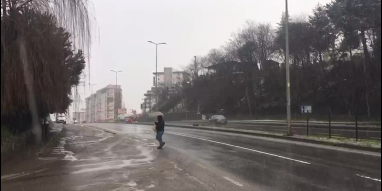 Zonguldak-İstanbul yolu kar nedeniyle bazı geçişlere kapatıldı