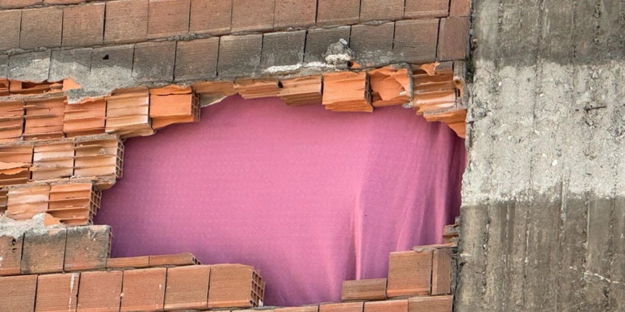 Çaresizliğin fotoğrafı... Acıyı çarşafla, naylonla örttüler