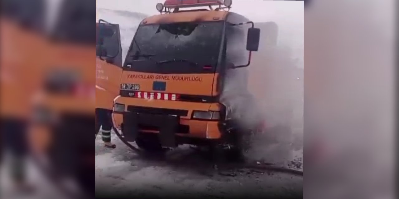 Kar küreme aracında yangın çıktı