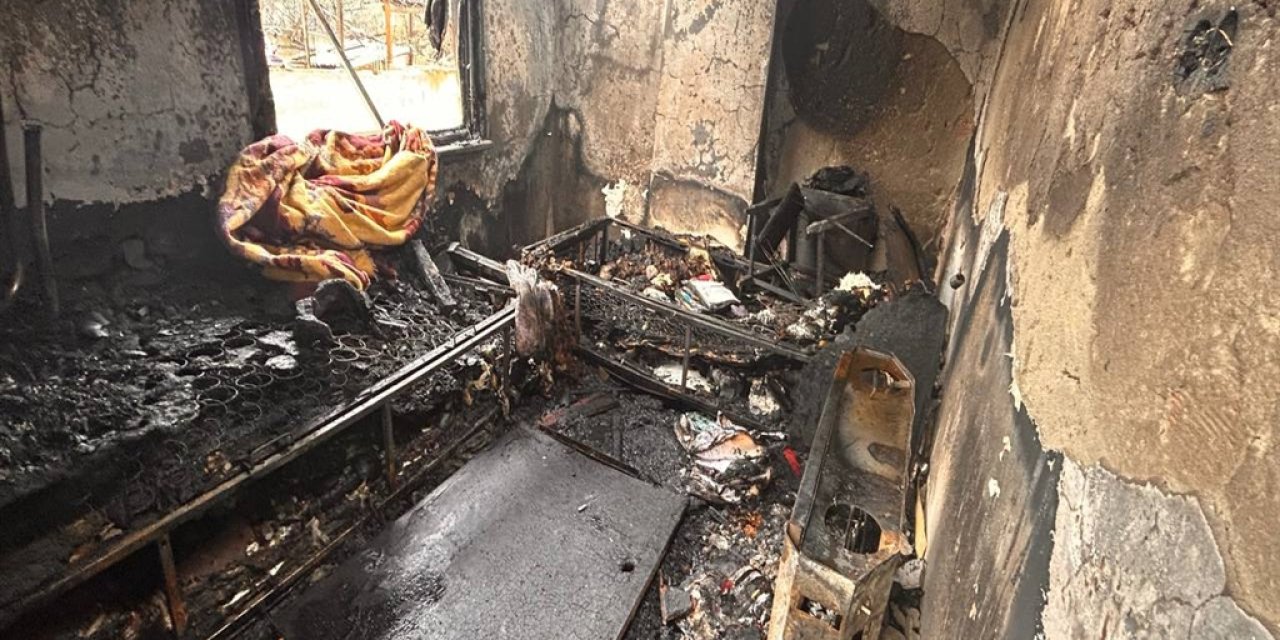 Nazlıcan evlerinde çıkan yangından ailesini kurtardı ama kendini feda etti