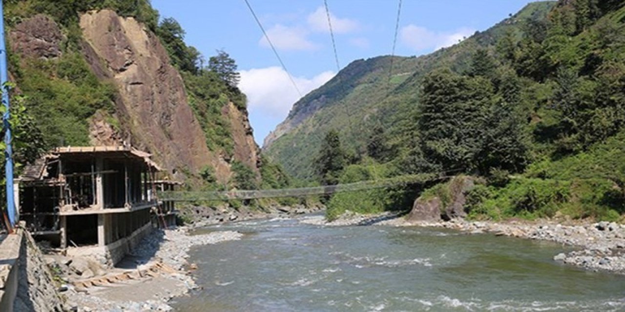 Fırtına Vadisi'nde 174 kaçak yapı yıkılıyor