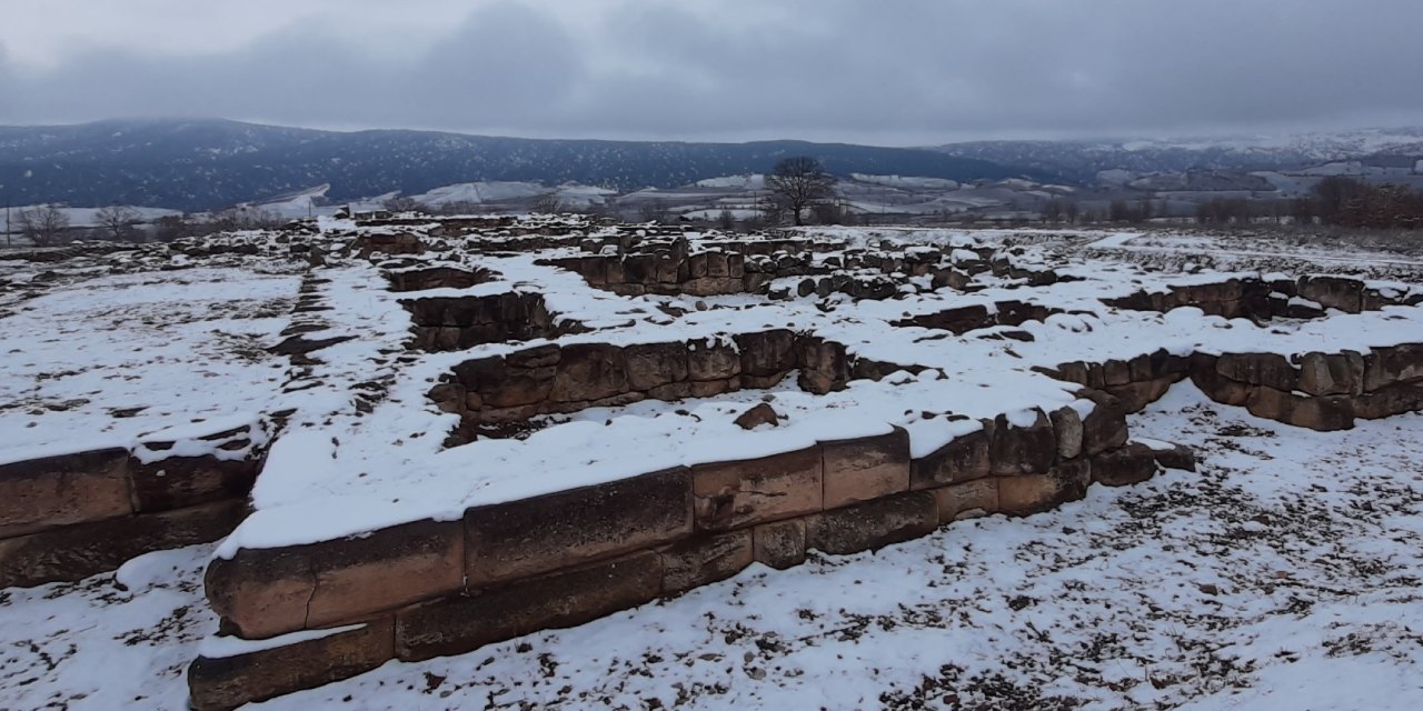 Hititler'in başkenti Şapinuva karla büyüledi