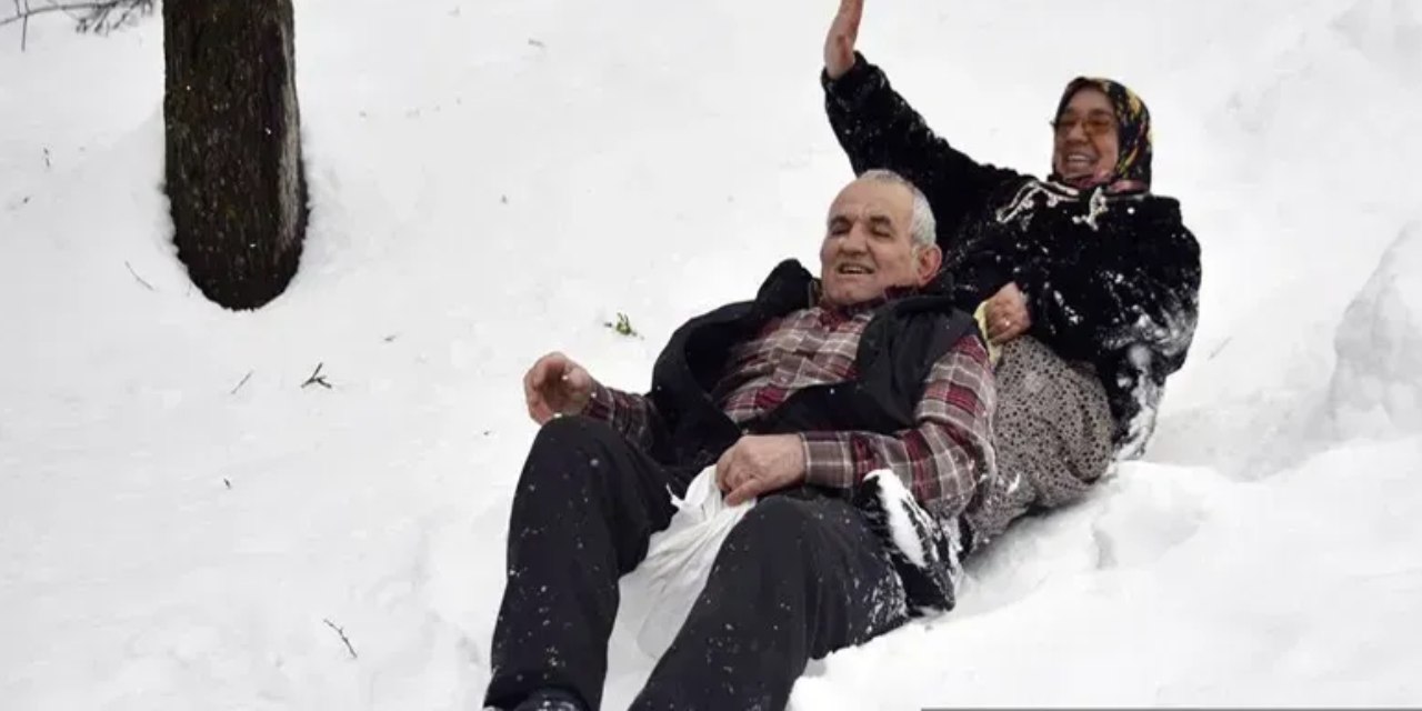 Bu sefer karın tadını yaşlılar çıkardı