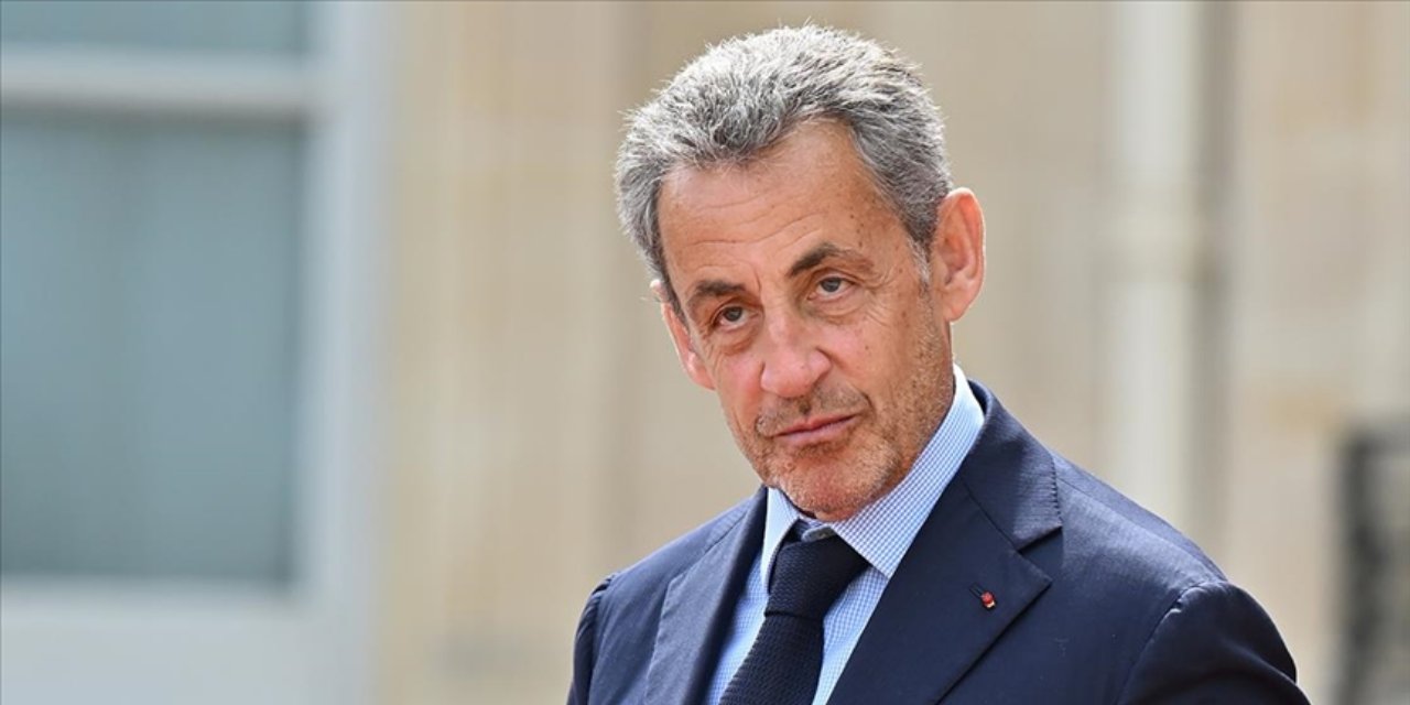 Eski Fransa Cumhurbaşkanı Sarkozy'ye gece hayatı yasağı