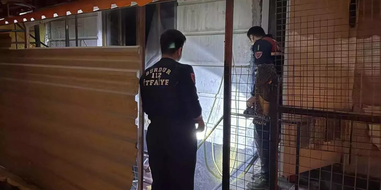 Kızartma makinesindeki yağdan yangın çıktı