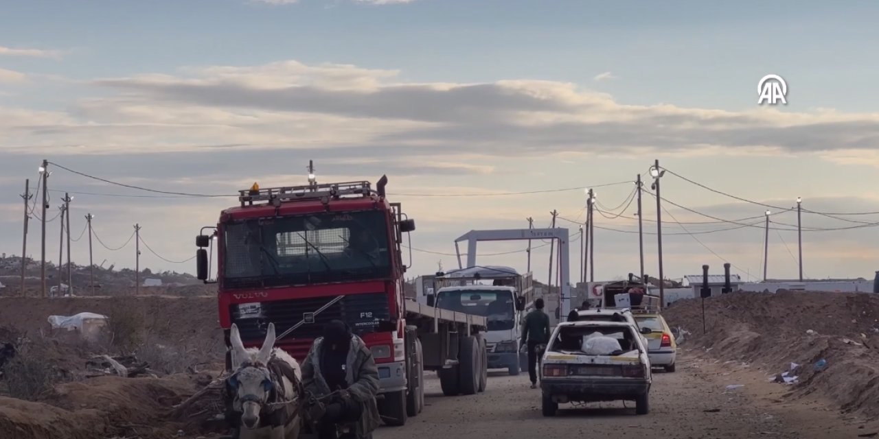 İsrail ordusu Netzarim Koridoru'ndan çekilmeye başladı