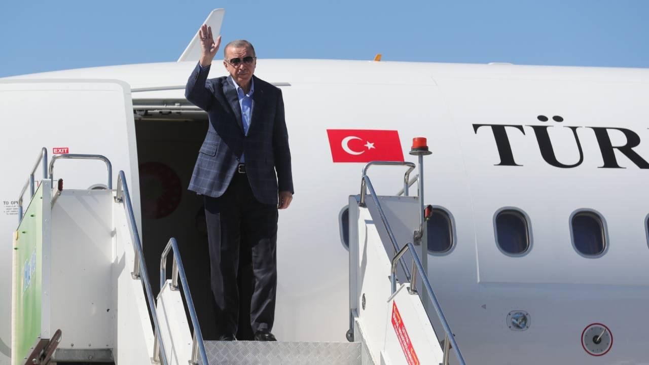 Resmi ziyaretler için yola çıkan Erdoğan ilk durağı Malezya'da