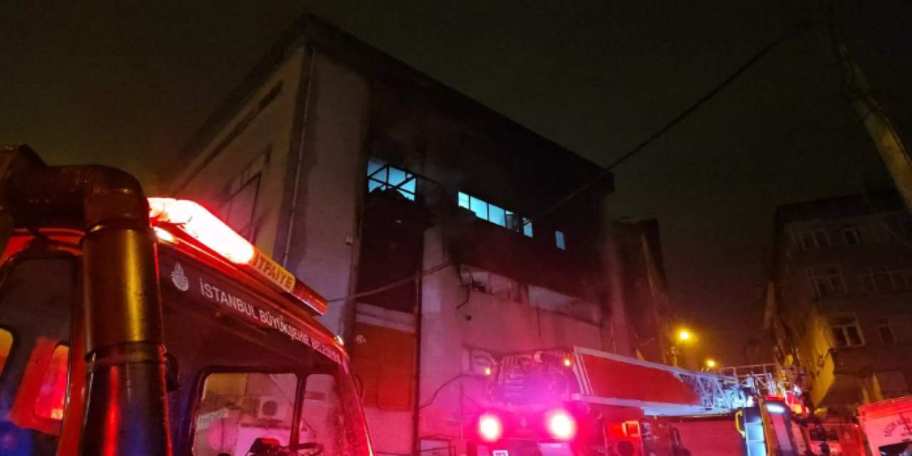 Bağcılar'daki atölyede çıkan yangın söndürüldü