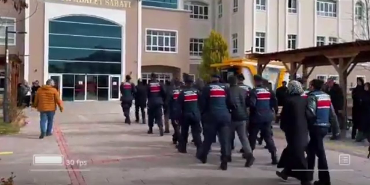 FETÖ'ye bir 'kıskaç' daha: 45 yakalama