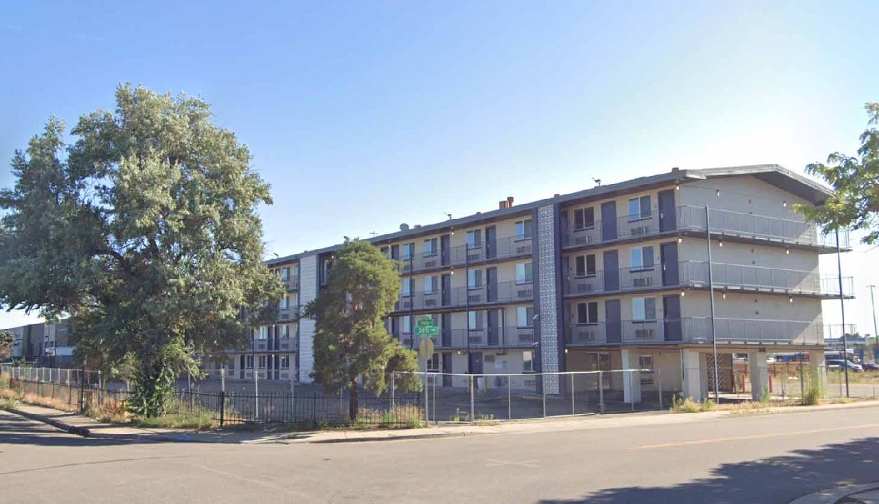 Belediye 323 milyonluk oteli 360 liraya satıyor