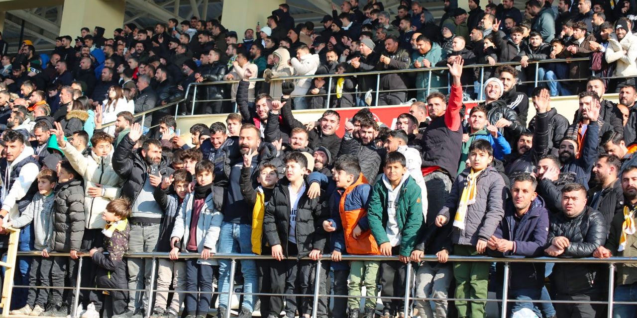 Ünlü iş adamı Bursaspor maçına bedava bilet dağıttı