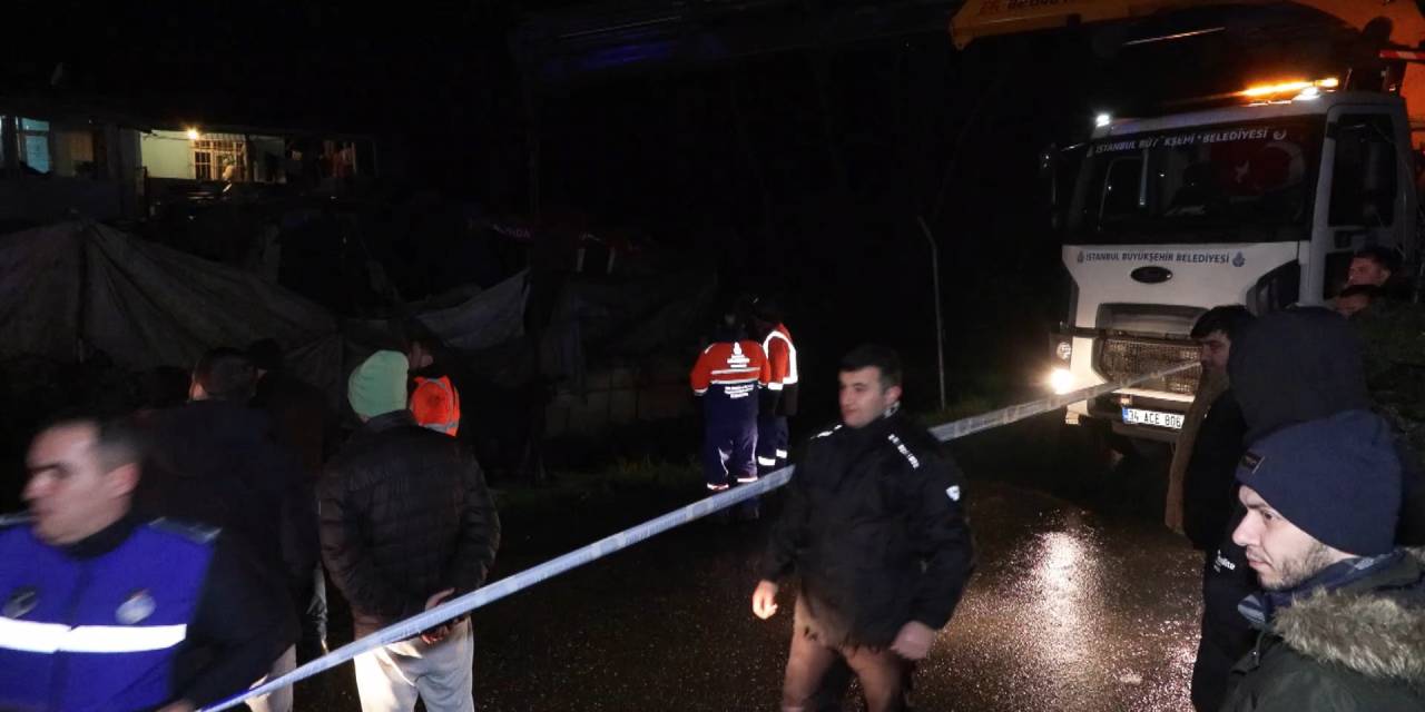 Çöp kamyonu dereye uçtu: 1 yaralı