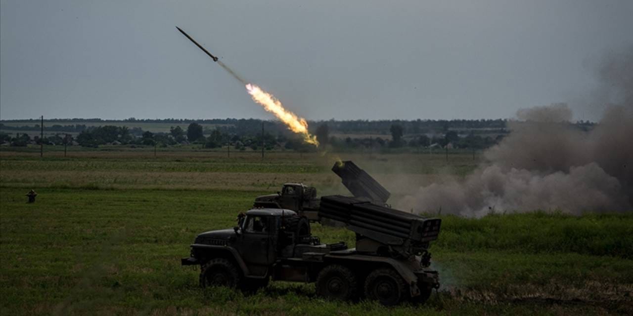 Ukrayna Rusya'daki petrol rafinesini bombaladı