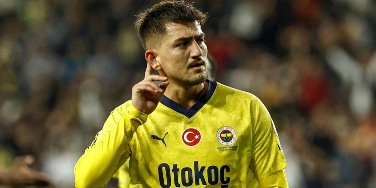 Cengiz Ünder imzayı atıyor