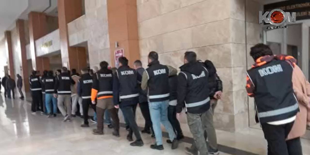 Devlet memuru olduklarını söyleyip 90 milyon dolandırdılar