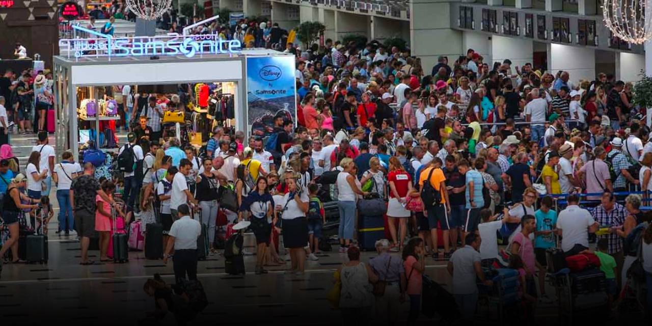 İngiltere'den Türkiye için acil seyahat uyarısı: Ev yapımı alkolden uzak durun, dışarıda yemek yemeyin