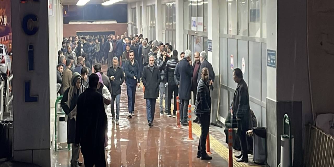 33 kız öğrenci hastaneye kaldırıldı!