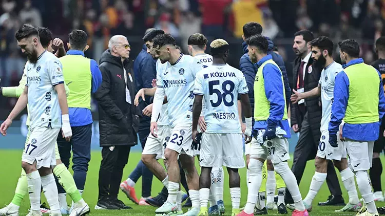 Sahadan çekilen Adana Demirspor açılış yapacak