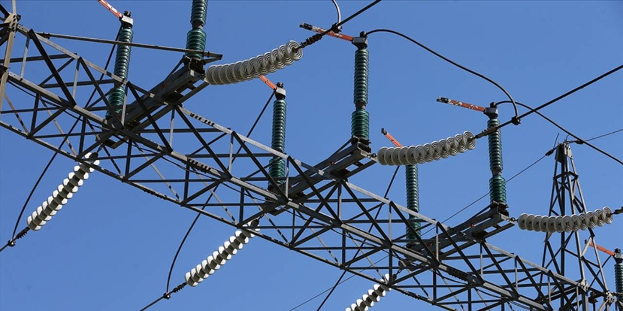 Enerji tasarruf tedbirlerine uymayan 54 kamu ve özel ofisin elektriği kesildi