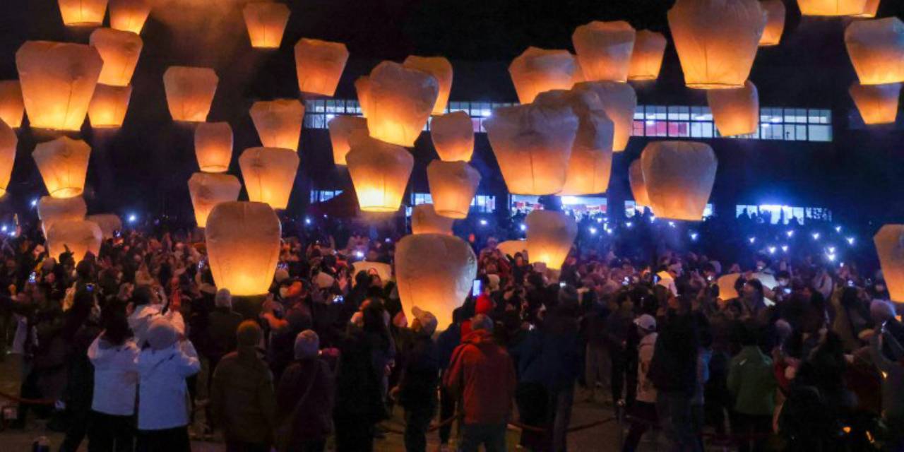 Bu yıl da dolup taştı: Yüzlerce kişi bir araya gelip dilek tuttu
